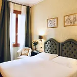 Accademia - Maravege 3*