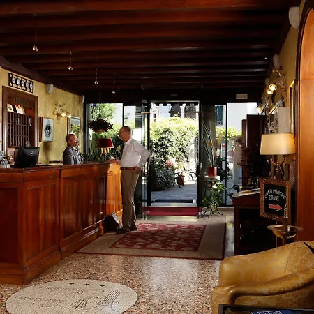 Hotel Accademia - Maravege