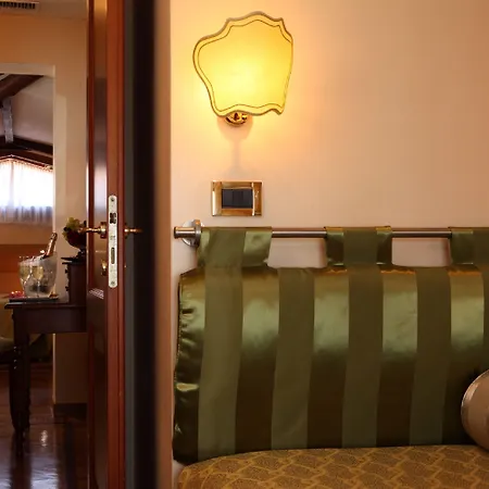 Accademia - Maravege Hotel