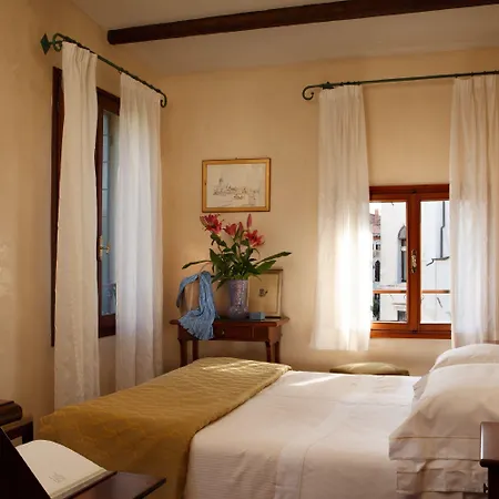 Accademia - Maravege Hotel Wenecja