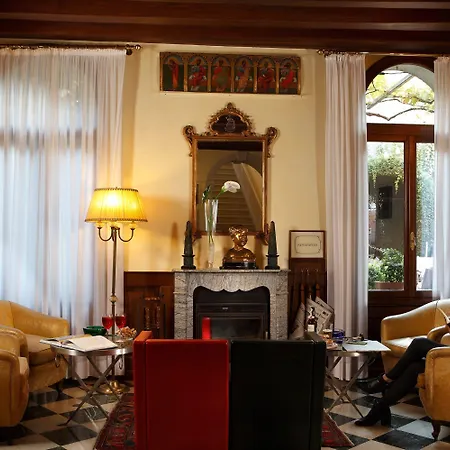 Accademia - Maravege 3*