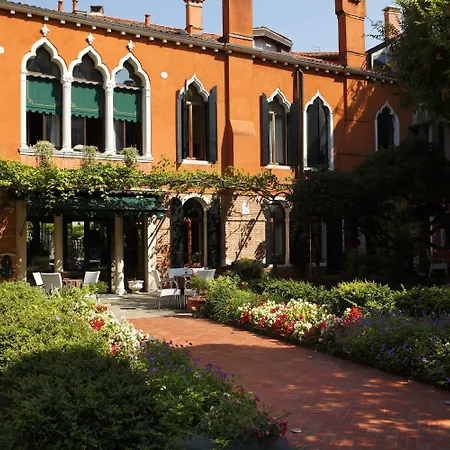 Hotel Accademia - Maravege 3*