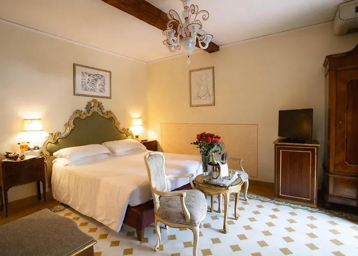 Accademia - Maravege 3*