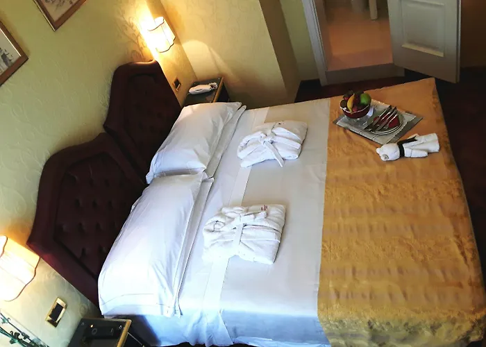 Accademia - Maravege Hotel 3*