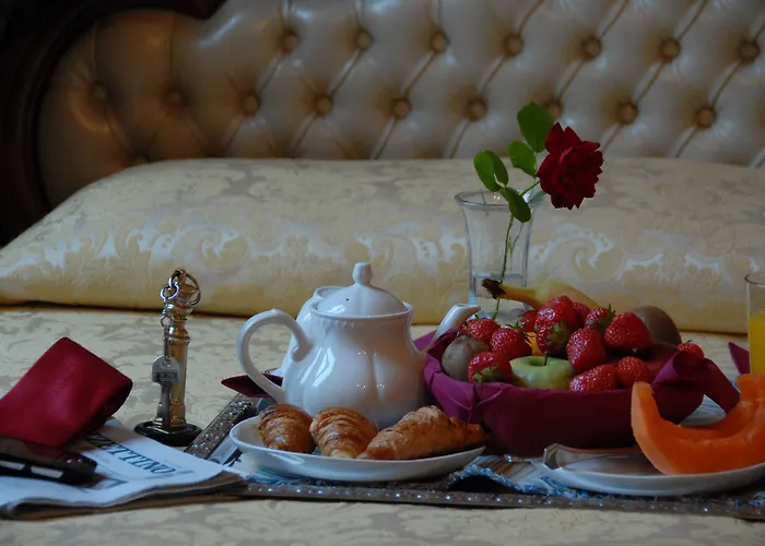 Accademia - Maravege Hotel 3*