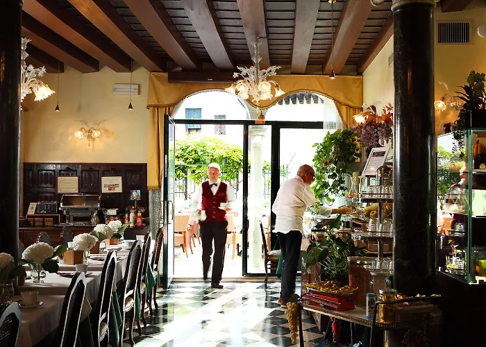 Accademia - Maravege Hotel