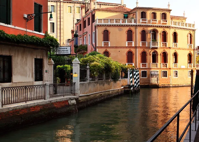 Accademia - Maravege 3* Venezia