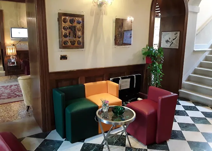 Accademia - Maravege 3*