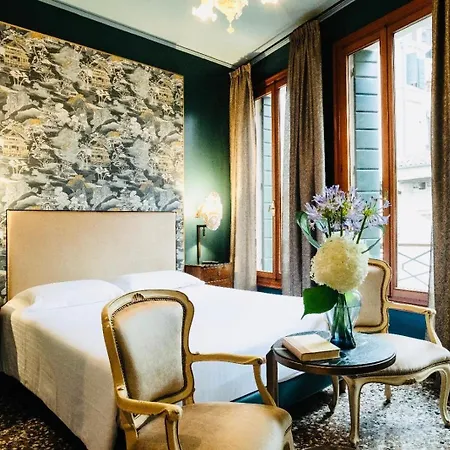 ペンシオン アカデミア マラヴェージェ ホテル 3*