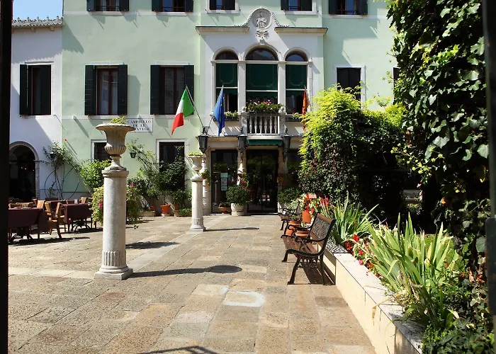 Accademia - Maravege Benátky