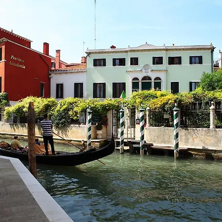 Accademia - Maravege 3* Venezia