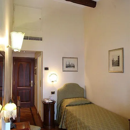 Hotel Accademia - Maravege 3*